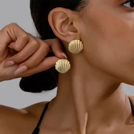 Brincos de Concha Elegantes: Charme e Sofisticação em Um Só Acessório