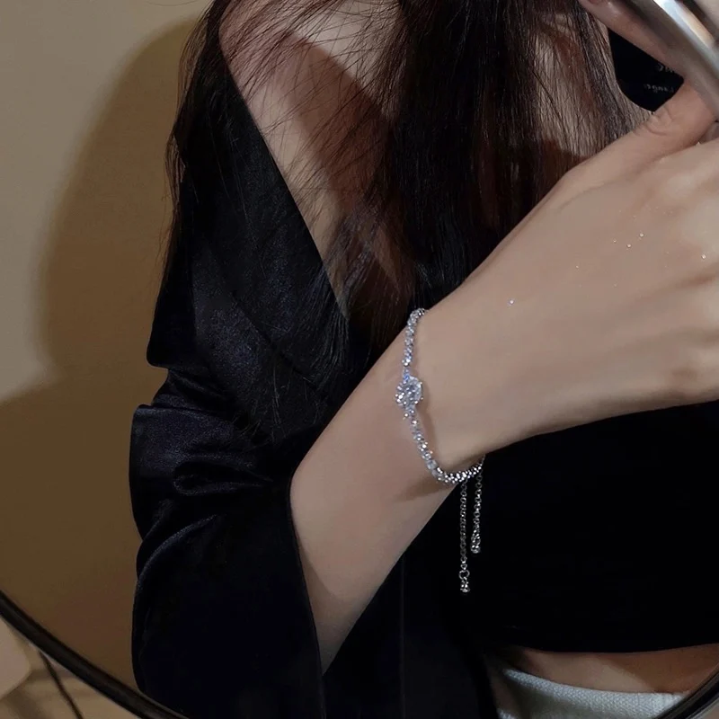 Pulseira Feminina Ajustável com Zircônias Brilhantes: Elegância Banhada a Ouro ou Prata - Imagem 33